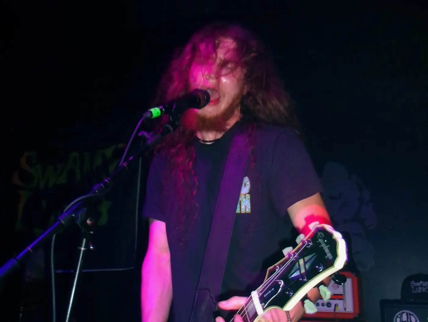 Swamplung live — sweat-soaked vocals